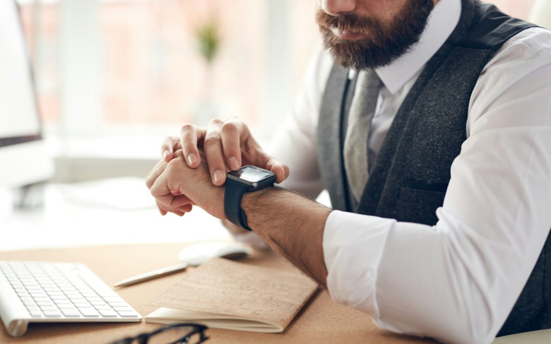 From Classic to Contemporary: The Shift Towards Smartwatches